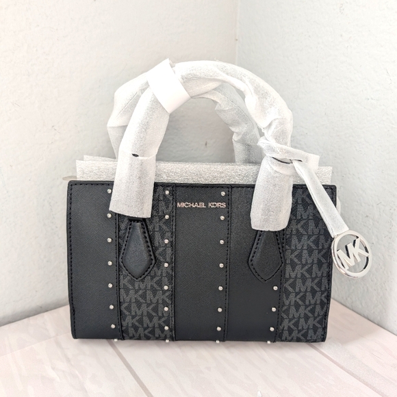 NWT Michael Kors Sheila Small Studded Patchwork and Signature Logo Satche - Picture 1 of 2
